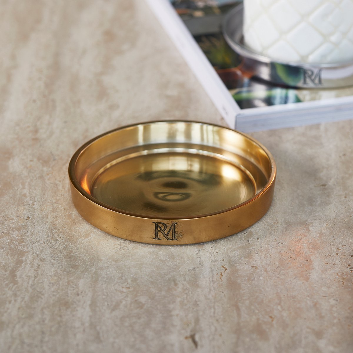 Rivièra Maison Maxime: kaarsenhouder goud rond aluminium L (ØxH) 13x2.5