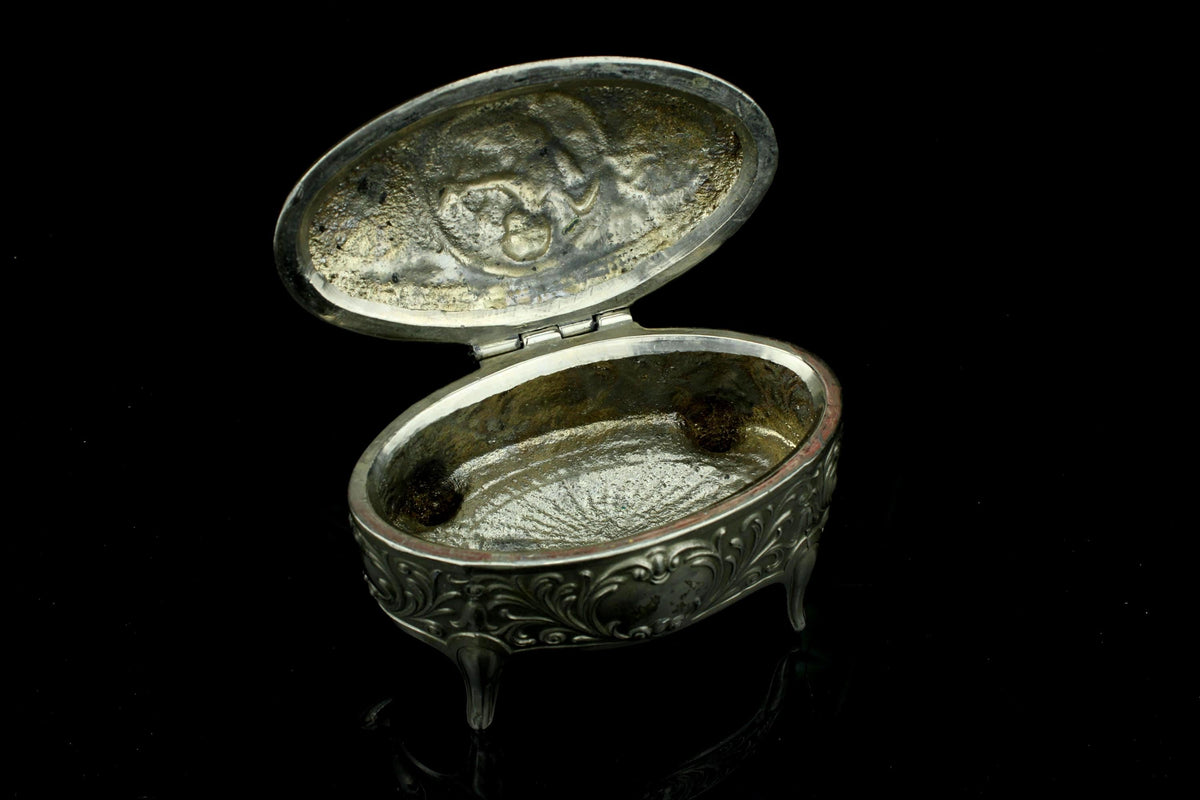 Vintage verzilverd sieraden doosje op pootjes met Engel - gemerkt 906 - begin 20e eeuw - 12 cm