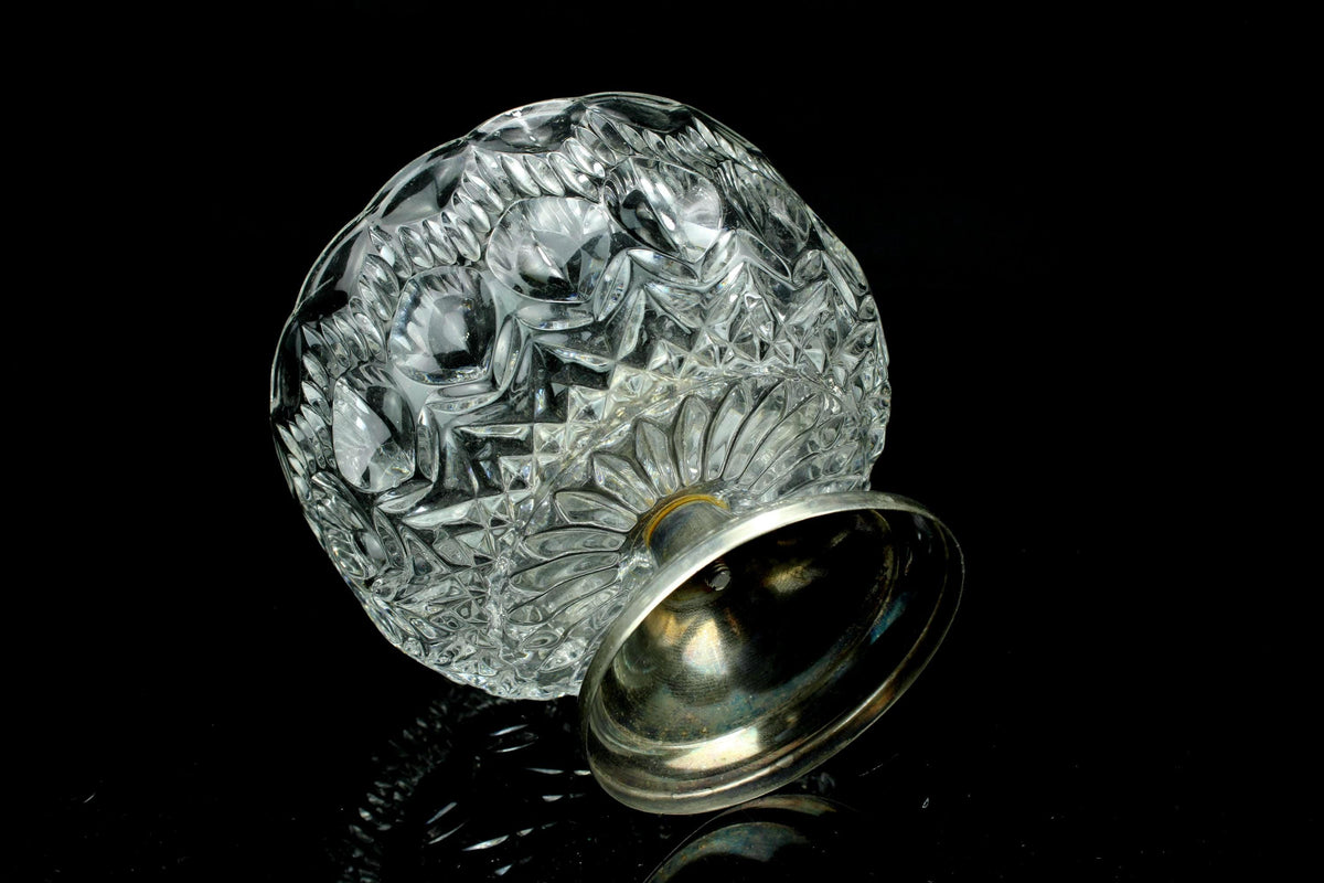 Vintage Kristallschale auf versilbertem Fuß - Geschliffene Kristallpralinen-Schale - Zierschale mit silbernem Sockel - 9,5 cm hoch