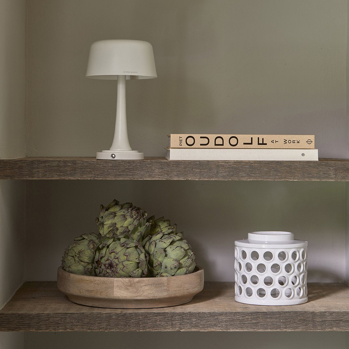 Rivièra Maison Bellagio witte LED tafellamp – oplaadbaar met lampenkap – 25,5 cm hoog