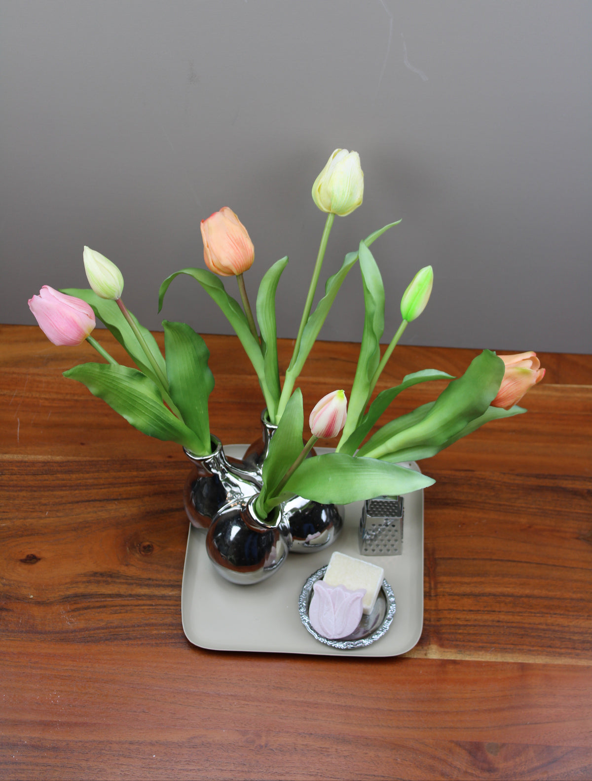 Tafel decoratie set Lente: tulpenpracht met geurblokjes set