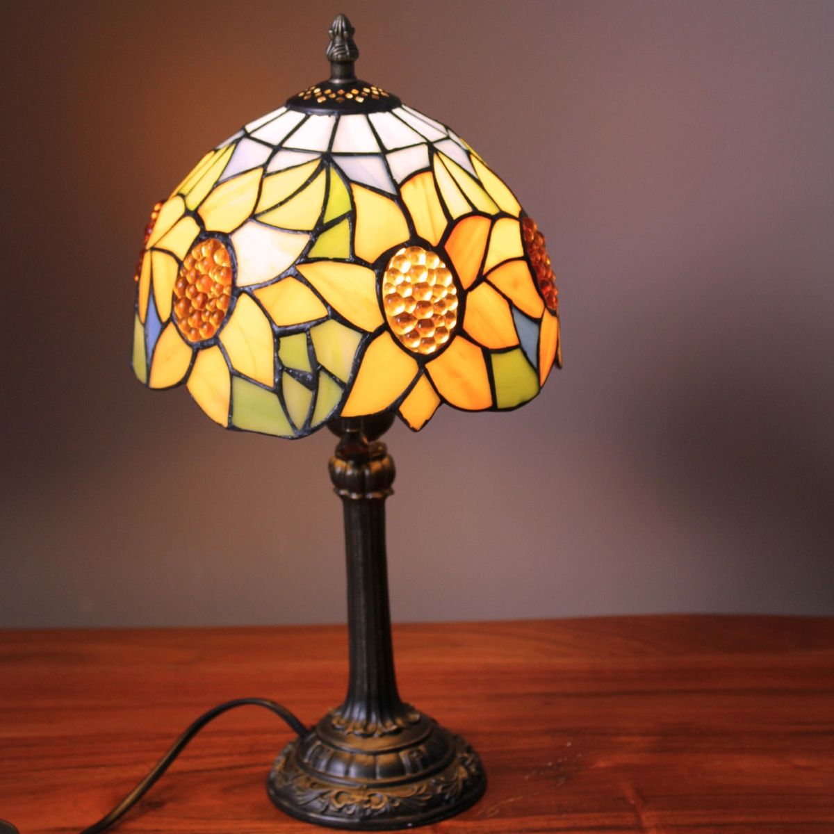 Tiffany-stijl lamp met  levendig zonnebloempatroon