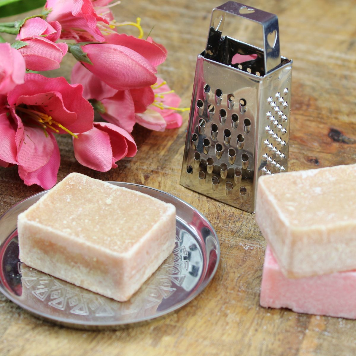 Bamboo/Rose – geurblokjes / amberblokjes set met vintage zilverkleurig schaaltje, rasp – luxe cadeauset