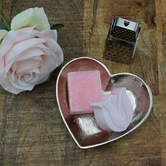 Rose/Tulp: geurblokjes cadeauset met hartvormig schaaltje en rasp