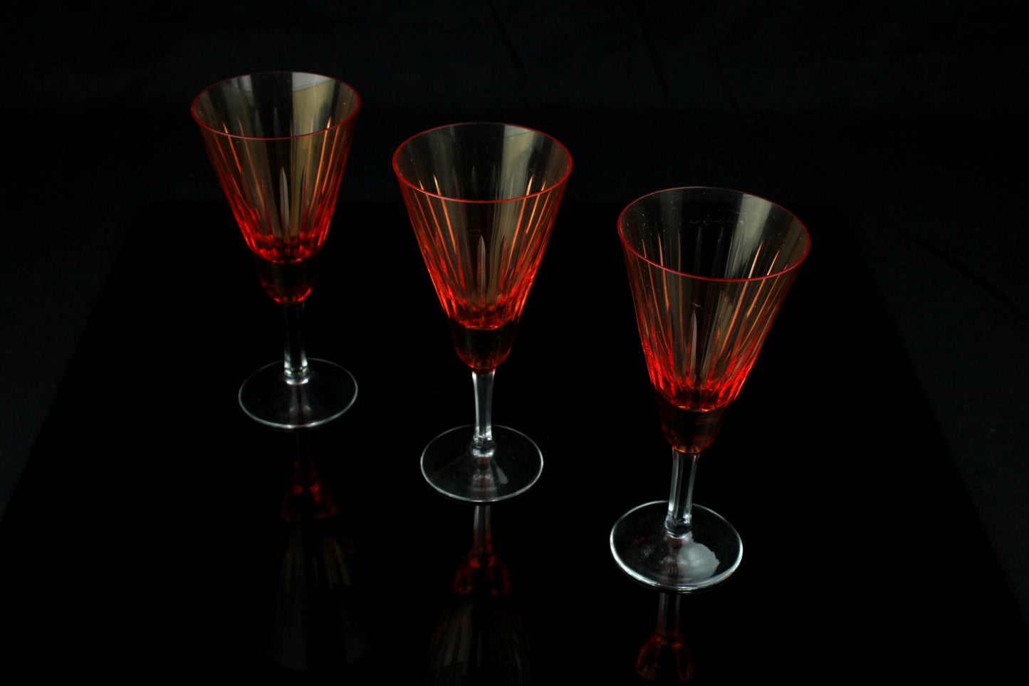 Vintage Aperitifgläser bernsteinrot Riffelglas, 3er Set, Mid Century 14 cm