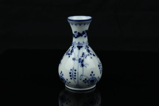 Vintage blauw wit porseleinen vaasje met handbeschilderde Delft blauw stijl florale decoratie 11,5 cm