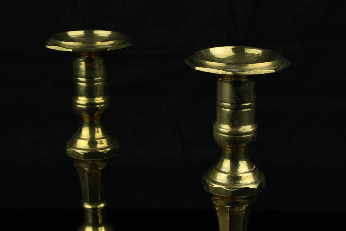 Antieke messing kandelaars set van 2  21,5 cm  achthoekige voet  klassiek Europees