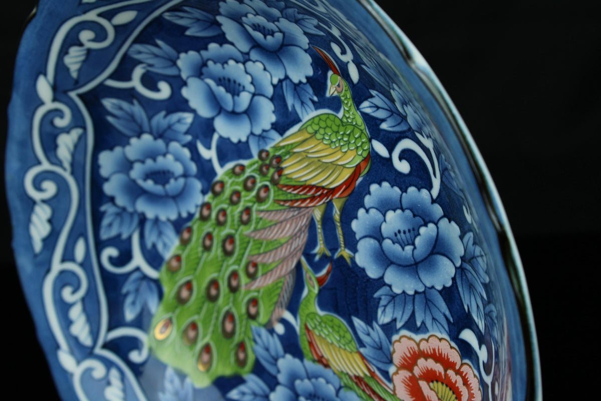Vintage Japans pauwenbord 21 cm - blauw wit porselein met groen en rood
