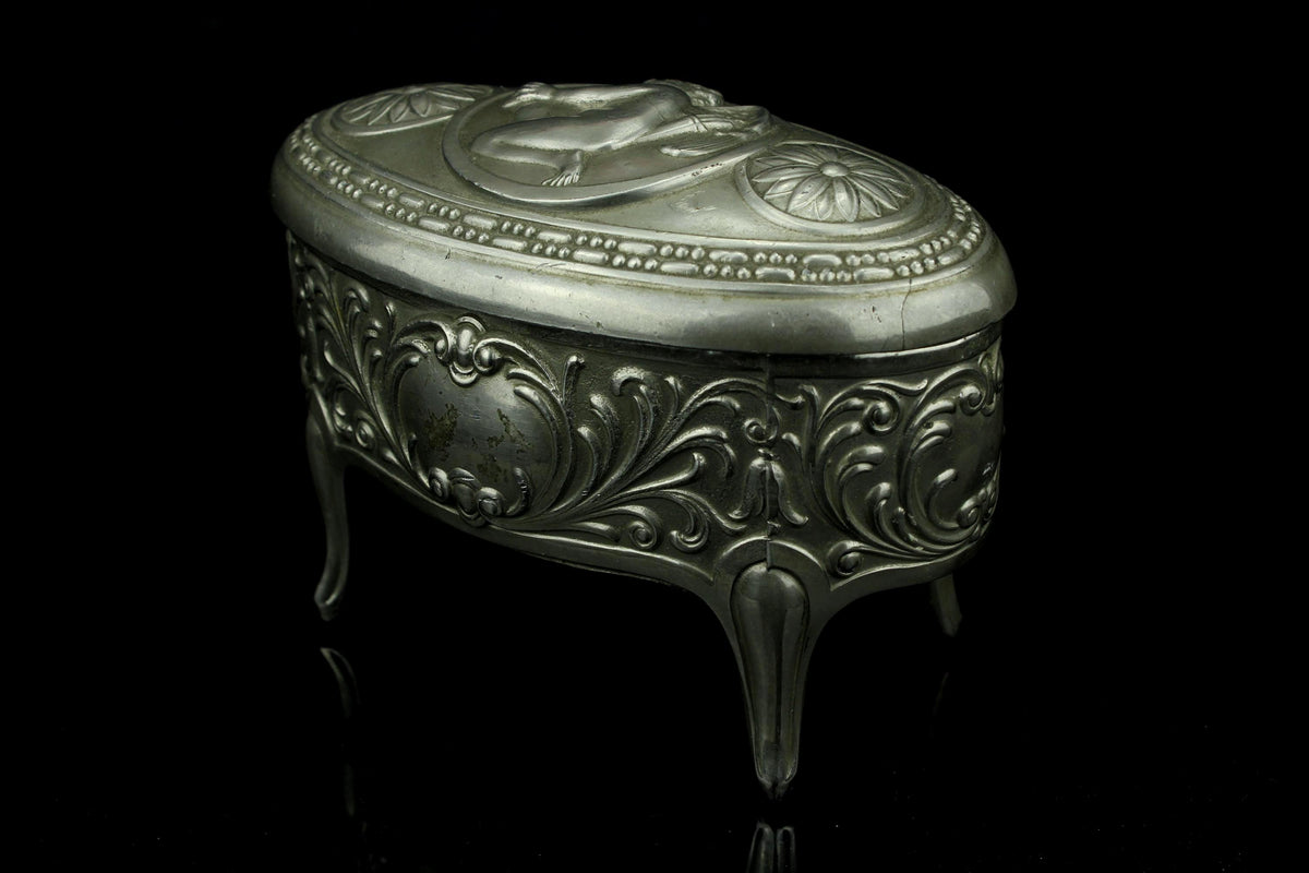Vintage verzilverd sieraden doosje op pootjes met Engel - gemerkt 906 - begin 20e eeuw - 12 cm