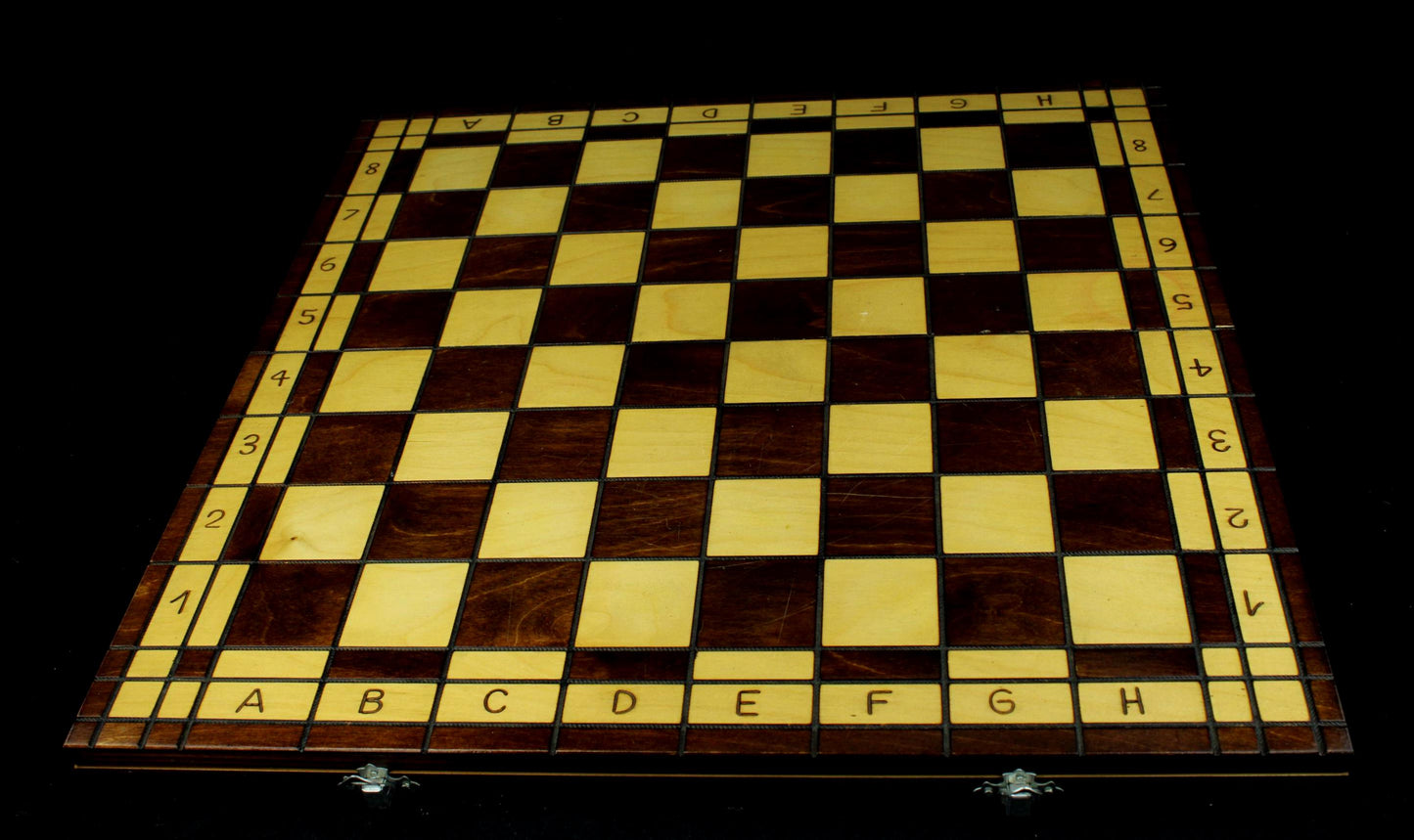 Vintage houten schaakset met opbergkist - handgesneden schaakstukken - 1970/1990