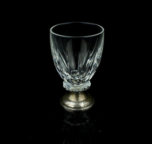Vintage kristallen glas op metalen voet  uniek wijnglas / decoratief glas