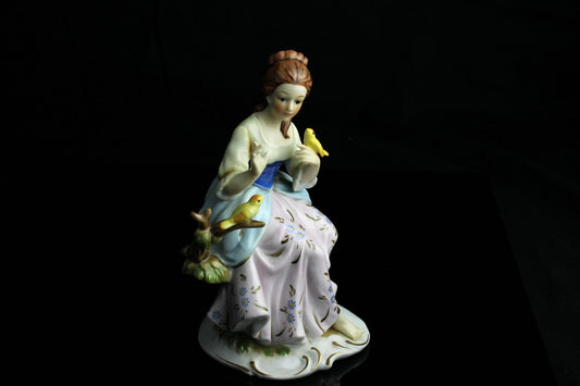 Vintage-Porzellanfigur Frau mit Vögeln - Royal Crown Figur - romantische Dekofigur - 1970/1990