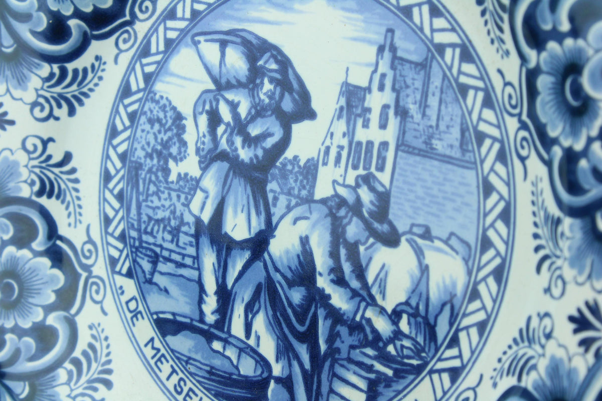 Vintage Delfts blauw sierbord “De Metselaar - made in Holland - wandbord keramiek
