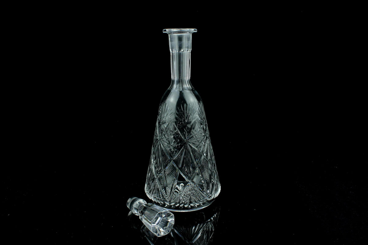 Vintage geslepen kristallen karaf met stop - diamant en sterpatroon - wijn / likeur karaf - 29 cm.