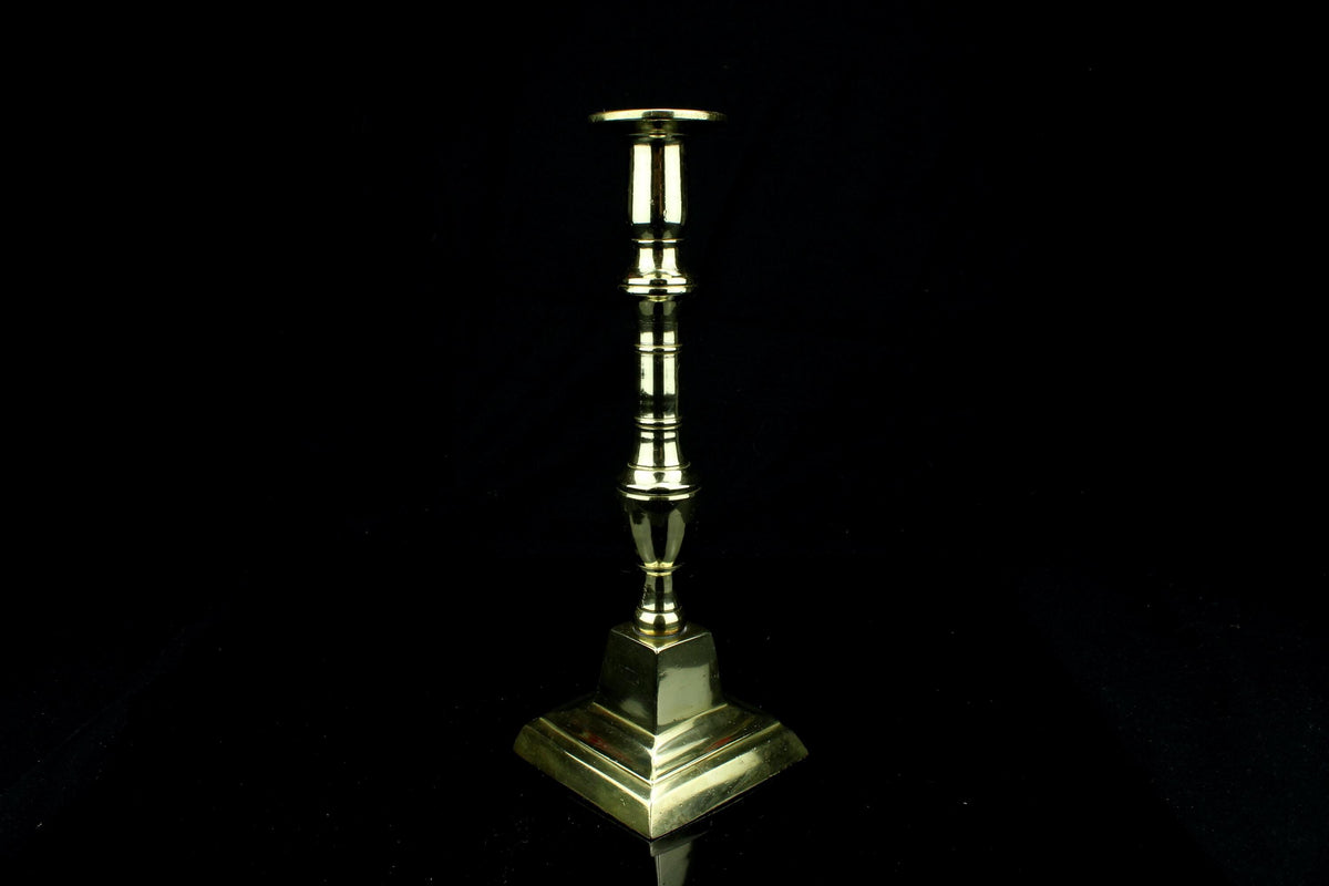 Vintage messing kandelaar met vierkante voet 18e/19e eeuw handgedraaid 23,5 cm