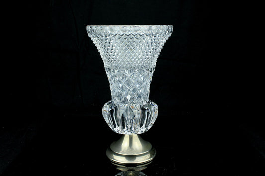 Vintage geslepen kristallen vaas op verzilverde voet - troffeevorm - 20 cm. hoog