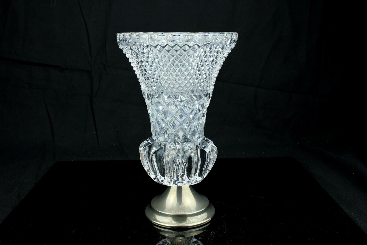 Vintage geschliffene Kristallvase auf versilbertem Fuß - Trophäenform - 20 cm. hoch