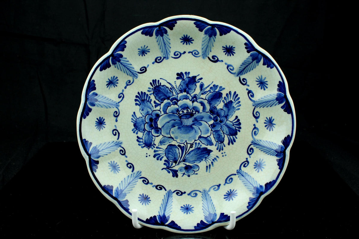 Vintage Delfts blauw wandbord - handbeschilderd keramiek - blauw wit bord met bloemen - 17,5 cm