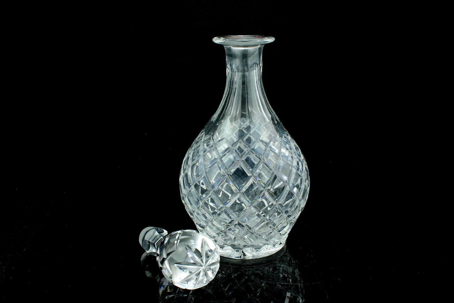 Vintage kristallen karaf met stop - geslepen loodkristal - wijn/whisky/likeurkaraf - 26,5 cm.