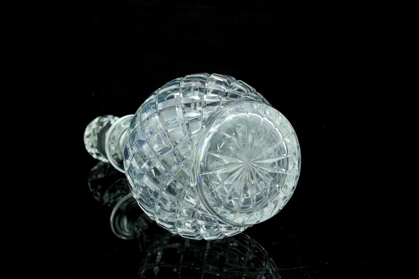 Vintage kristallen karaf met stop - geslepen loodkristal - wijn/whisky/likeurkaraf - 26,5 cm.