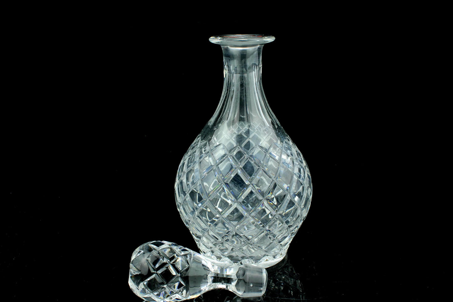 Vintage kristallen karaf met stop - geslepen loodkristal - wijn/whisky/likeurkaraf - 26,5 cm.