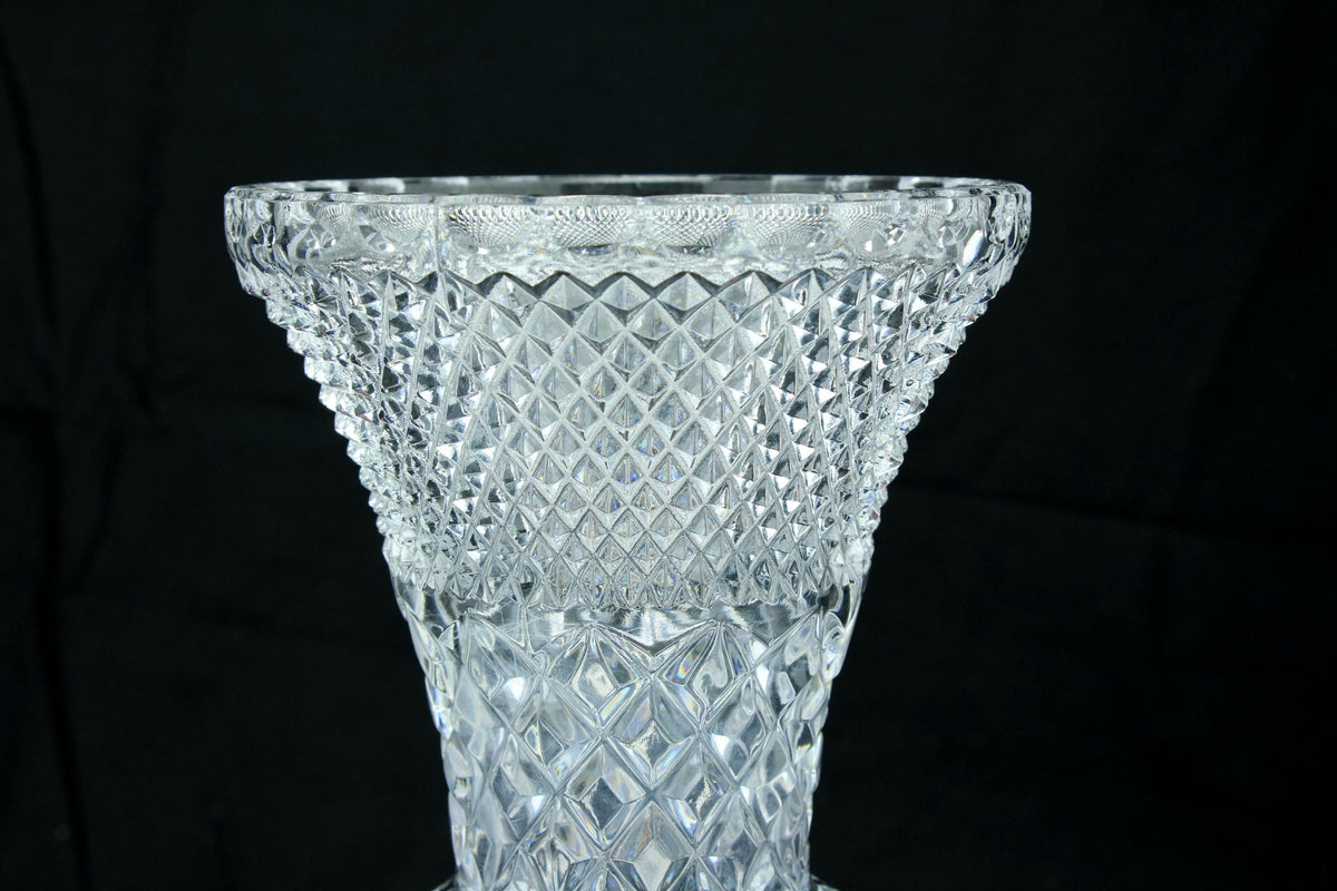 Vintage geschliffene Kristallvase auf versilbertem Fuß - Trophäenform - 20 cm. hoch