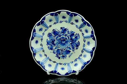 Vintage Delfter Wandteller - handbemalte Keramik - blau-weißer Teller mit Blumen - 17,5 cm