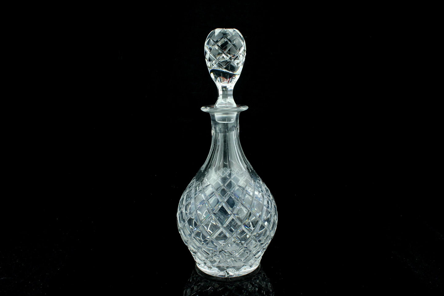 Vintage kristallen karaf met stop - geslepen loodkristal - wijn/whisky/likeurkaraf - 26,5 cm.