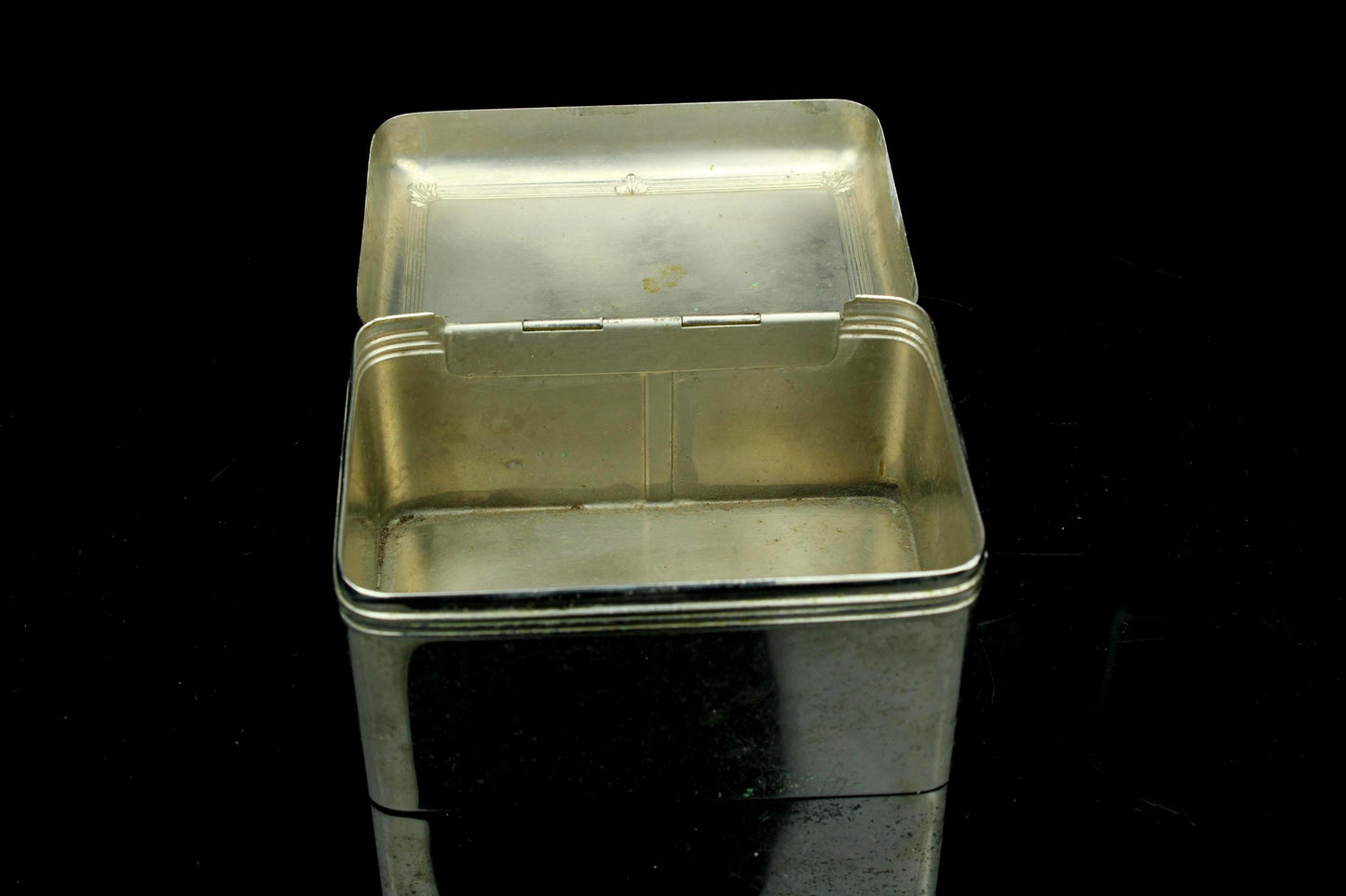 Vintage verzilverde theedoos met Scharnierdeksel - WMF -  Württembergische Metallwarenfabrik - sieradendoosje - 11 cm breed