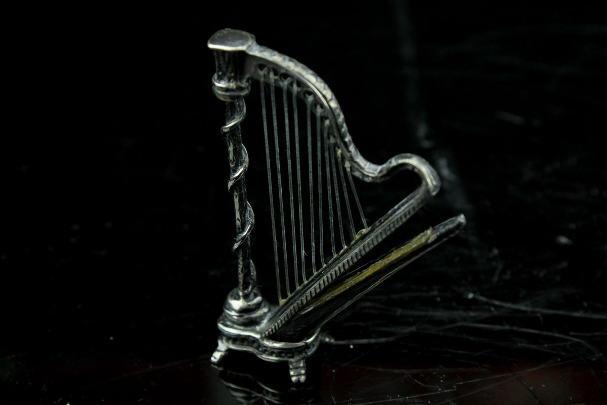 Vintage Miniatur versilberte Harfe - Musikinstrument - Sammlerstück - 6 cm hoch