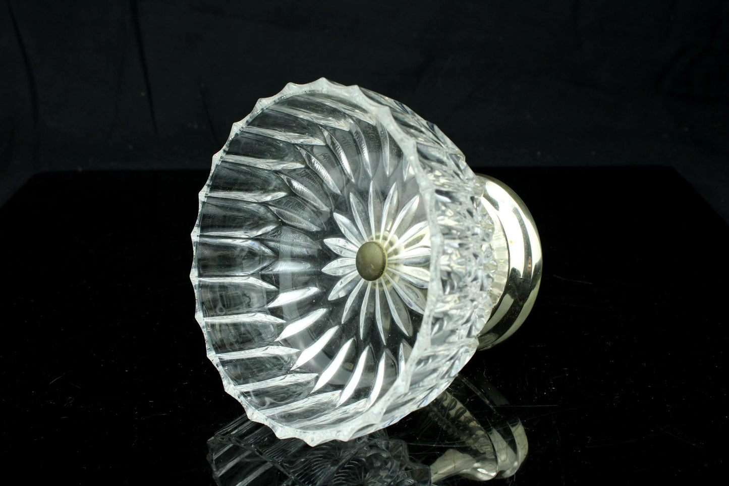 Vintage kristallen coupe op verzilverde voet - geslepen kristal bonbonschaal - sierraadschaal - 11,5 cm. doorsnede