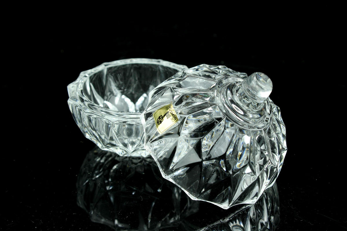 Vintage kristallen bonbonschaaltje met deksel - klein geslepen sieradendoosje - Duits kristal - 8 cm.
