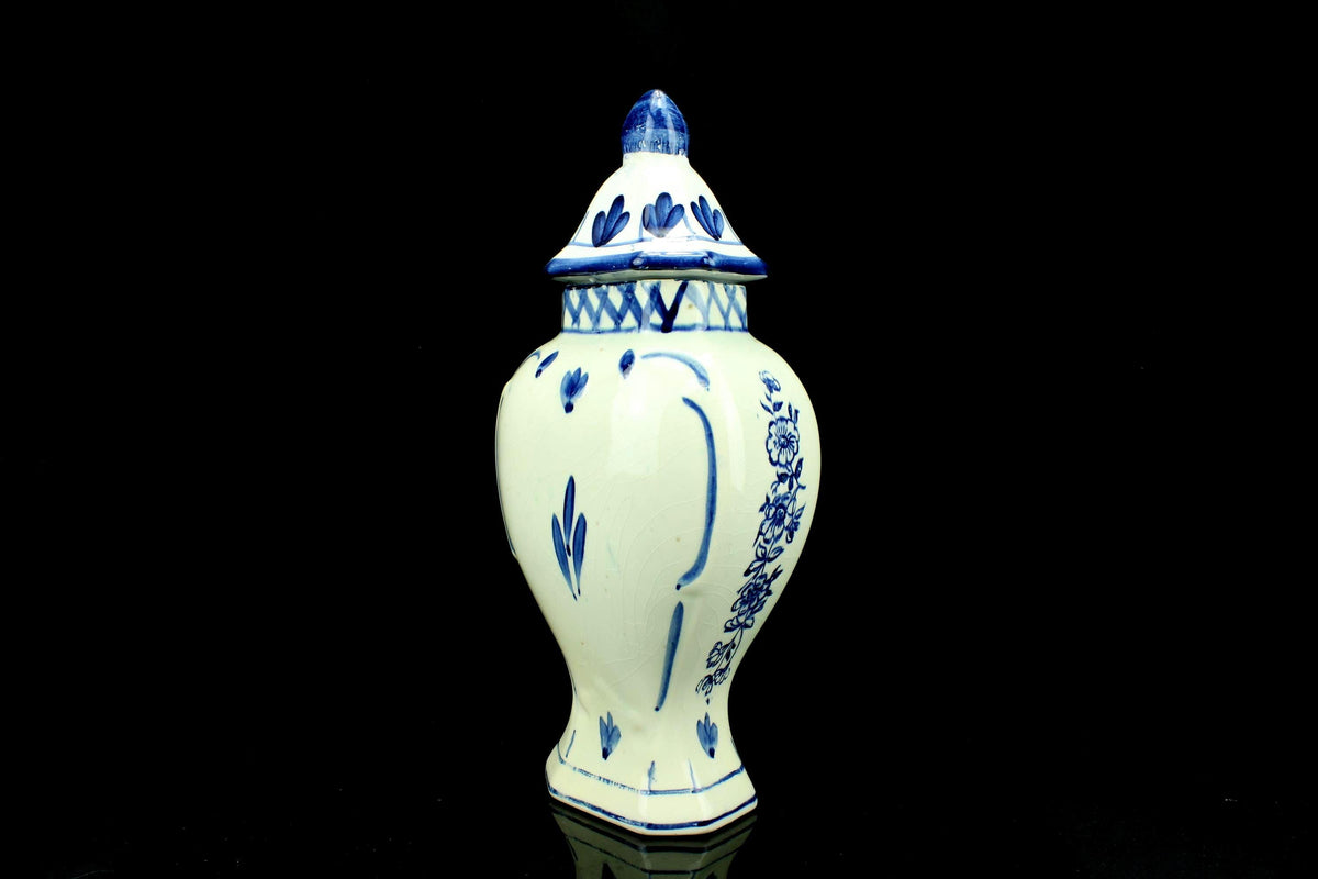 Vintage Delfter Blauw Deckelvase - handbemalt holländische Keramik - Balustervase mit Kirche & Blumen - made in Holland - 33 cm. hoch