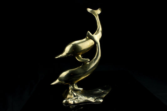 Vintage Messing Delfin Skulptur - zwei springende Delfine auf Welle - maritimes Dekor - 28 cm.