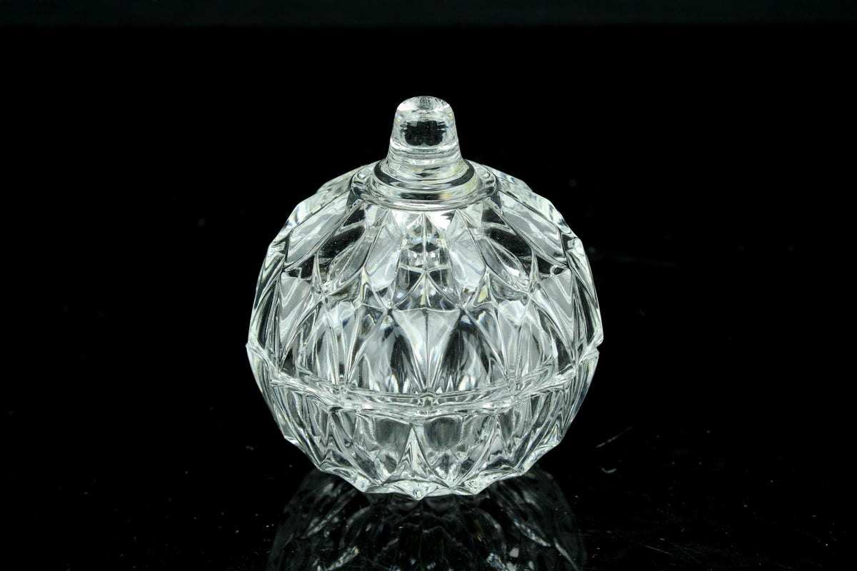 Vintage kristallen bonbonschaaltje met deksel - klein geslepen sieradendoosje - Duits kristal - 8 cm.