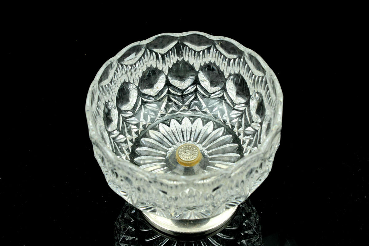 Vintage Kristallschale auf versilbertem Fuß - Geschliffene Kristallpralinen-Schale - Zierschale mit silbernem Sockel - 9,5 cm hoch