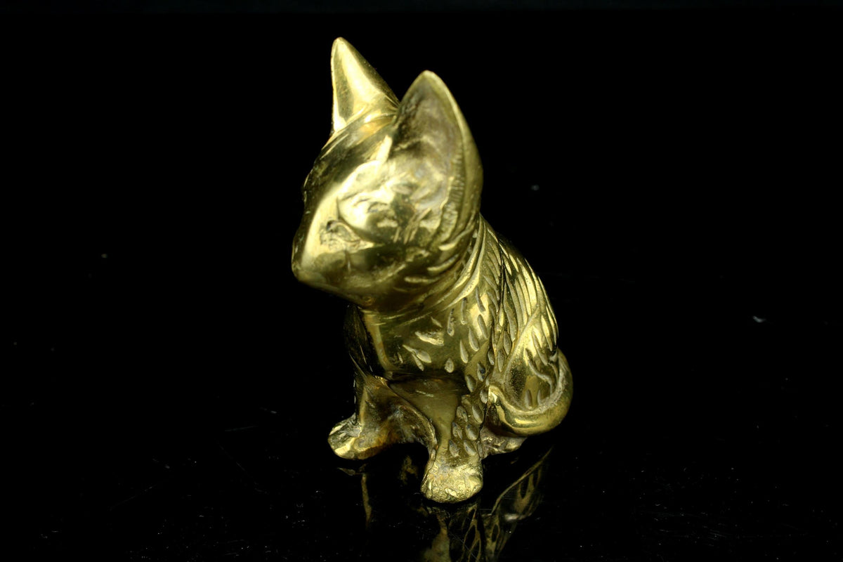 Vintage messing kat beeldje - zittende poes met gedetailleerde vachtdetails - 9 cm. hoog