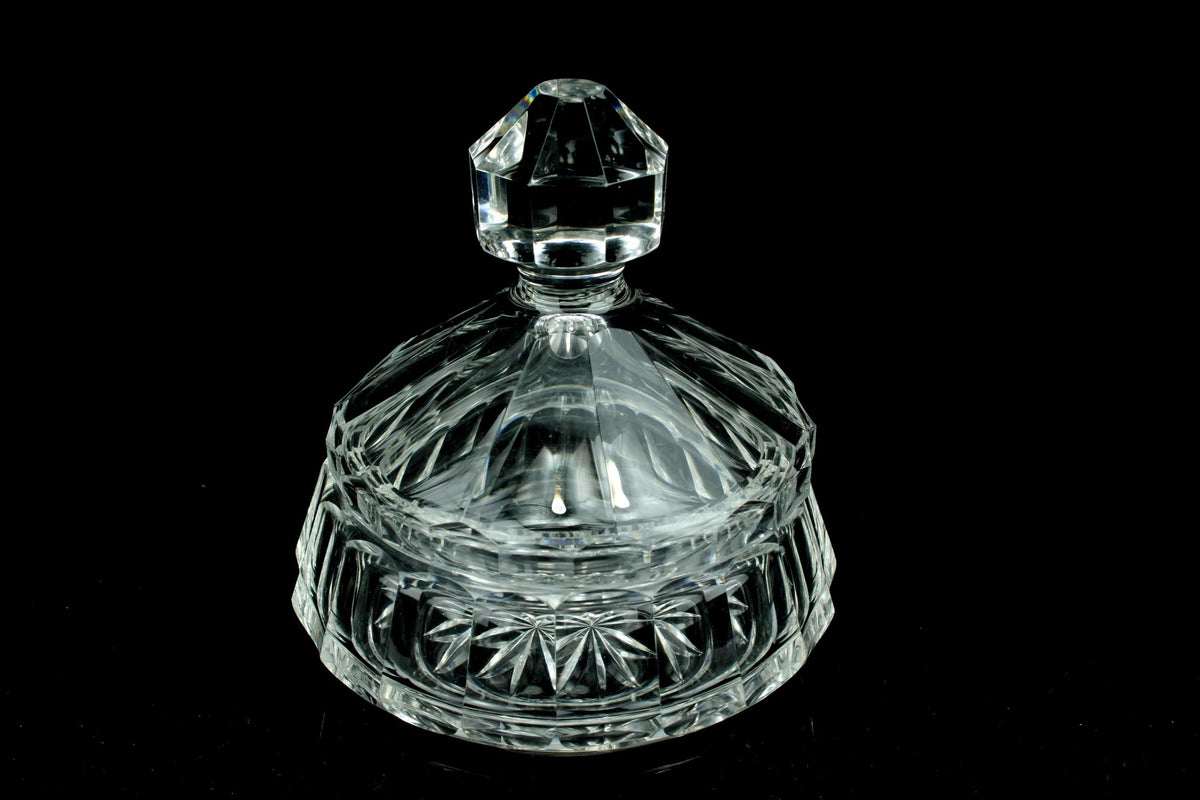 Vintage Kristall-Bonbonschale mit Deckel - geschliffene Bleikristall-Pralinenschachtel mit diamantförmigem Knauf - verzierte Süßigkeitenschale