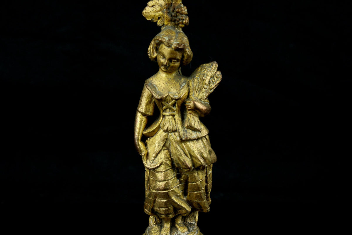 Antiek set van 2 verguld spelter kandelaars - 4-armige kandelaars met boer en boerin - Rococo stijl - zeldzaam paar tafelkandelaars