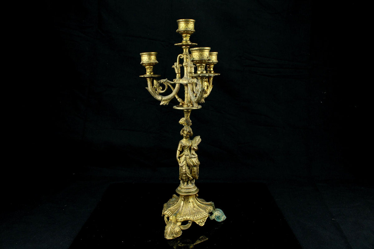 Antiek set van 2 verguld spelter kandelaars - 4-armige kandelaars met boer en boerin - Rococo stijl - zeldzaam paar tafelkandelaars