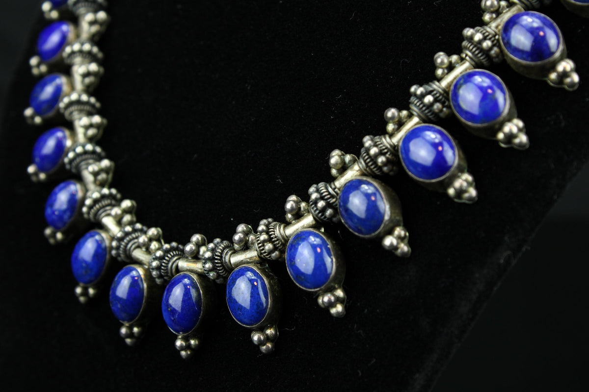 Vintage 925er Silberkette mit Lapislazuli – Sterling Silber Collier mit kobaltblauen Cabochons – 60 g / 23 cm