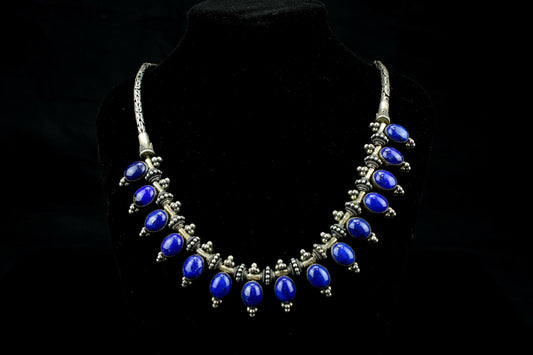 Vintage zilveren 925 ketting met lapis lazuli - Sterling Silver choker met klobalt blauwe cabochons - 60 gr / 23 cm