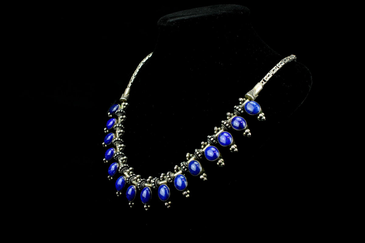 Vintage 925er Silberkette mit Lapislazuli – Sterling Silber Collier mit kobaltblauen Cabochons – 60 g / 23 cm
