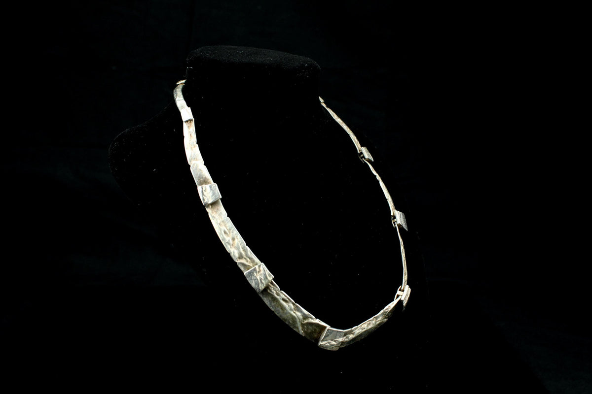 Vintage 925er Silberkette mit gehämmerter Textur – skulpturaler Schmuck – 34 g / 16,5 cm
