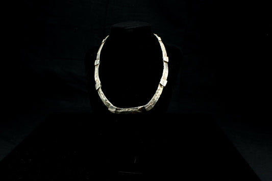Vintage zilveren 925 ketting met gehamerde textuur - sculpturaal sieraad  - 34 gr / 16,5 cm