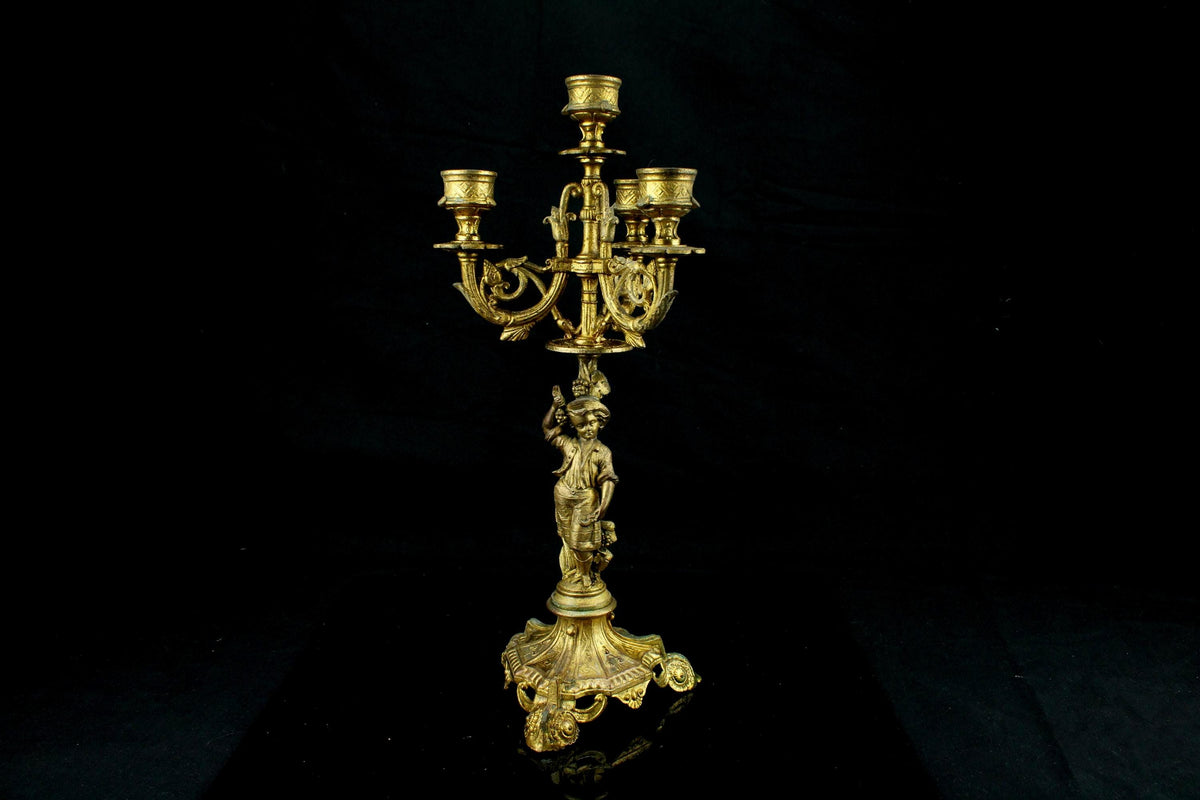 Antiek set van 2 verguld spelter kandelaars - 4-armige kandelaars met boer en boerin - Rococo stijl - zeldzaam paar tafelkandelaars