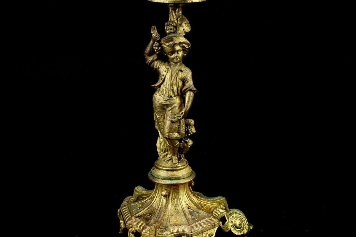 Antiek set van 2 verguld spelter kandelaars - 4-armige kandelaars met boer en boerin - Rococo stijl - zeldzaam paar tafelkandelaars