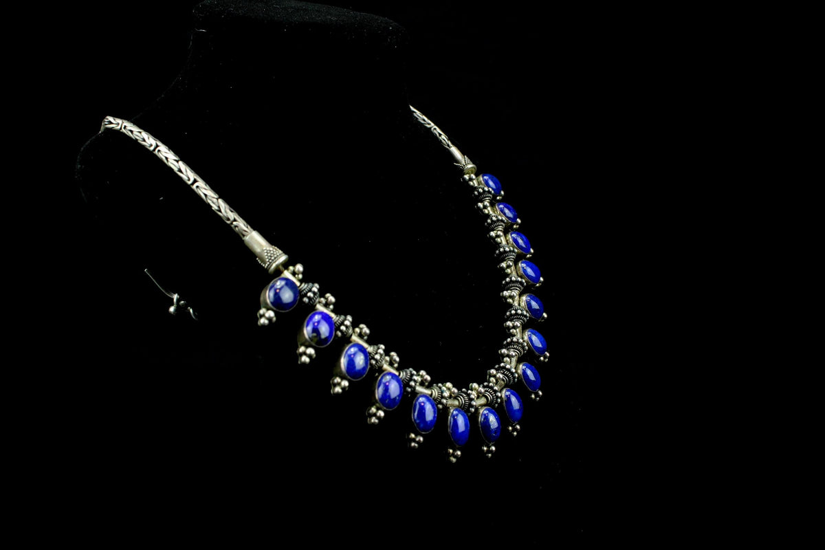 Vintage 925er Silberkette mit Lapislazuli – Sterling Silber Collier mit kobaltblauen Cabochons – 60 g / 23 cm