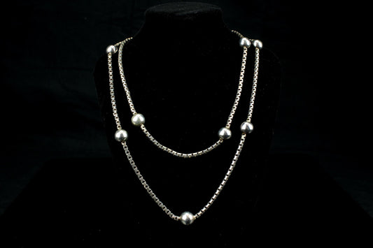 Vintage lange zilveren 835 ketting met zilveren bolletjes - draagbaar in meerdere lagen - 57 gr. / 89 cm