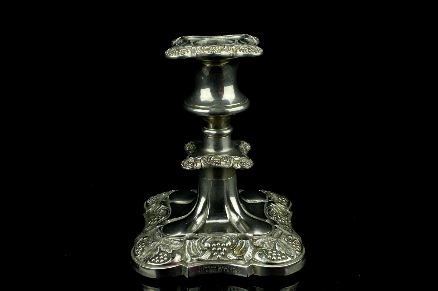 Vintage verzilverd kandelaar made in England - Silver Plated - druivenranken - 13,8 cm